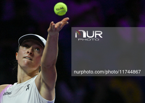 RIYADH, SAUDI ARABIA - NOVEMBER 05: Iga Swiatek of Poland during her match against Coco Gauff of USA, on day 4 of the 2024 WTA Finals, part...