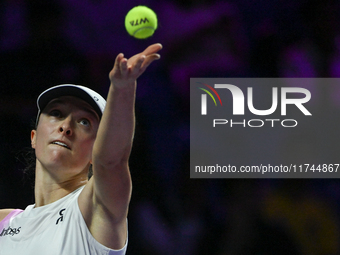 RIYADH, SAUDI ARABIA - NOVEMBER 05: Iga Swiatek of Poland during her match against Coco Gauff of USA, on day 4 of the 2024 WTA Finals, part...