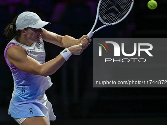 RIYADH, SAUDI ARABIA - NOVEMBER 05: Iga Swiatek of Poland during her match against Coco Gauff of USA, on day 4 of the 2024 WTA Finals, part...