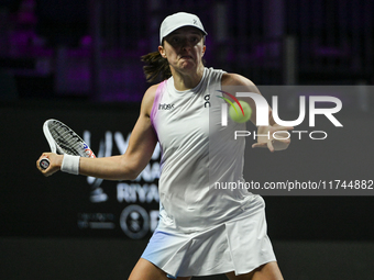 RIYADH, SAUDI ARABIA - NOVEMBER 05: Iga Swiatek of Poland during her match against Coco Gauff of USA, on day 4 of the 2024 WTA Finals, part...