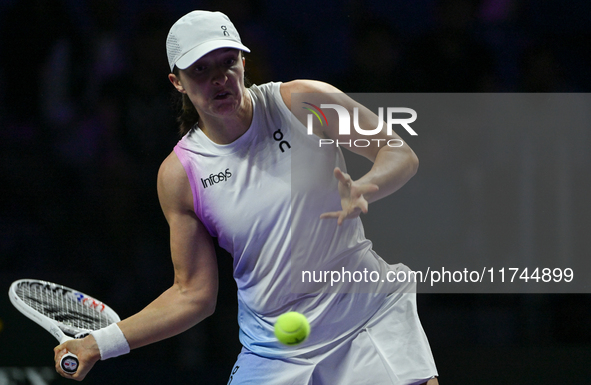 RIYADH, SAUDI ARABIA - NOVEMBER 05: Iga Swiatek of Poland during her match against Coco Gauff of USA, on day 4 of the 2024 WTA Finals, part...