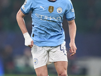 Phil Foden of Manchester City is in action during the UEFA Champions League match between Sporting CP and Manchester City at Jose Alvalade S...