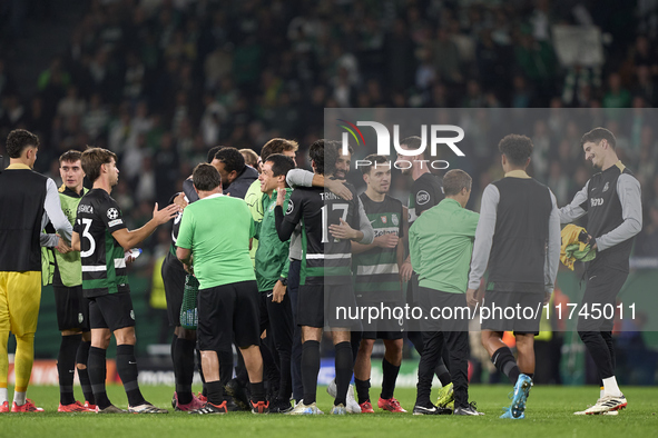 Players of Sporting CP celebrate victory after the UEFA Champions League match between Sporting CP and Manchester City at Jose Alvalade Stad...