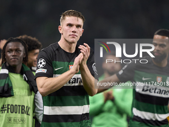 Viktor Gyokeres of Sporting CP shows appreciation to the fans after the UEFA Champions League match between Sporting CP and Manchester City...