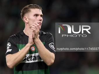 Viktor Gyokeres of Sporting CP shows appreciation to the fans after the UEFA Champions League match between Sporting CP and Manchester City...