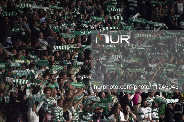 Sporting CP fans show their support during the UEFA Champions League match between Sporting CP and Manchester City at Jose Alvalade Stadium...