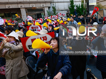 Hundreds of party members and supporters hold a protest demanding the resignation of leader Han Dong-hoon, alleging he takes an independent...