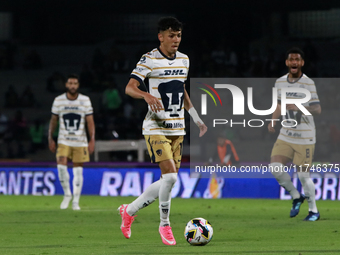 Jorge Ruvalcaba #17 of Pumas de la UNAM dribbles the ball during the match corresponding to round 16 of the Apertura 2024 tournament of the...