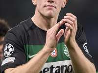 Viktor Gyokeres of Sporting CP shows appreciation to the fans after the UEFA Champions League match between Sporting CP and Manchester City...