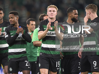 Players of Sporting CP celebrate victory after the UEFA Champions League match between Sporting CP and Manchester City at Jose Alvalade Stad...