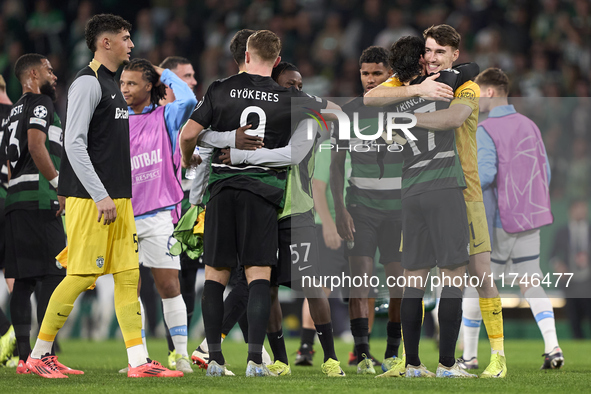 Players of Sporting CP celebrate victory after the UEFA Champions League match between Sporting CP and Manchester City at Jose Alvalade Stad...