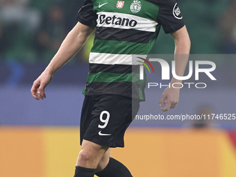 Viktor Gyokeres of Sporting CP plays during the UEFA Champions League match between Sporting CP and Manchester City at Jose Alvalade Stadium...