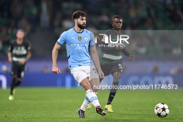 Josko Gvardiol of Manchester City plays during the UEFA Champions League match between Sporting CP and Manchester City at Jose Alvalade Stad...