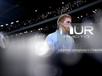 Kevin De Bruyne of Manchester City looks on before the UEFA Champions League match between Sporting CP and Manchester City at Jose Alvalade...