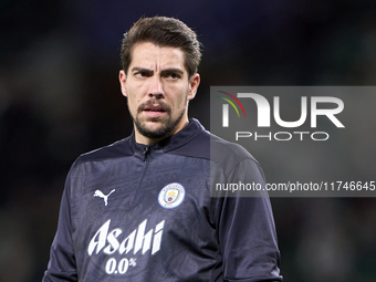 Stefan Ortega of Manchester City warms up before the UEFA Champions League match between Sporting CP and Manchester City at Jose Alvalade St...