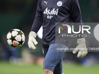 Stefan Ortega of Manchester City warms up before the UEFA Champions League match between Sporting CP and Manchester City at Jose Alvalade St...