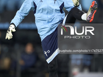 Vicente Guaita of RC Celta de Vigo warms up before the La Liga EA Sports match between RC Celta de Vigo and Getafe CF at Estadio Abanca Bala...