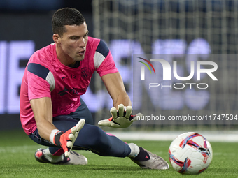 David Soria of Getafe CF warms up before the La Liga EA Sports match between RC Celta de Vigo and Getafe CF at Estadio Abanca Balaidos in Vi...