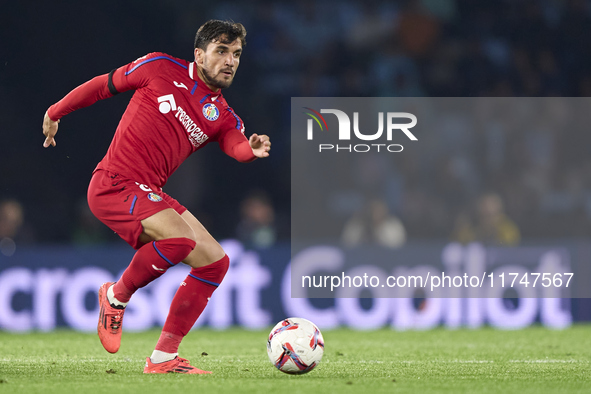 Mauro Arambarri of Getafe CF is in action during the La Liga EA Sports match between RC Celta de Vigo and Getafe CF at Estadio Abanca Balaid...