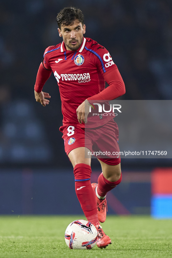 Mauro Arambarri of Getafe CF is in action during the La Liga EA Sports match between RC Celta de Vigo and Getafe CF at Estadio Abanca Balaid...