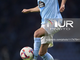 Oscar Mingueza of RC Celta de Vigo controls the ball during the La Liga EA Sports match between RC Celta de Vigo and Getafe CF at Estadio Ab...