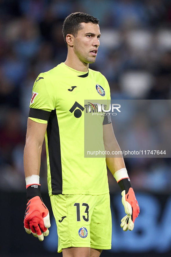 David Soria of Getafe CF looks on during the La Liga EA Sports match between RC Celta de Vigo and Getafe CF at Estadio Abanca Balaidos in Vi...