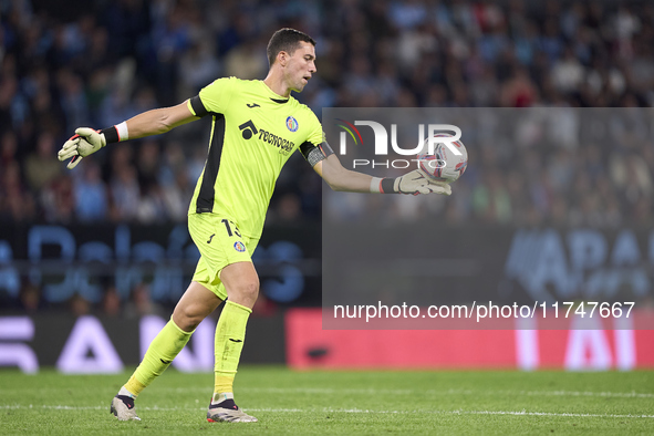 David Soria of Getafe CF is in action during the La Liga EA Sports match between RC Celta de Vigo and Getafe CF at Estadio Abanca Balaidos i...