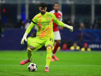 David Raya plays during the Champions League match between Inter Milan and Arsenal at San Siro Stadium in Bergamo, Italy, on November 6, 202...