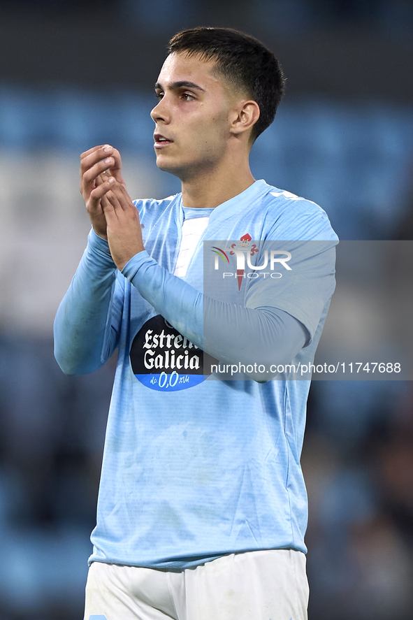 Hugo Sotelo of RC Celta de Vigo shows appreciation to the fans after the La Liga EA Sports match between RC Celta de Vigo and Getafe CF at E...