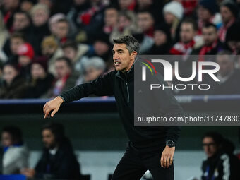 Bruno Lage of Benfica  gestures during the Champions League Round 4 match between Bayern Munich v Benfica at the Allianz arena, Munich, Germ...