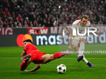 Harry Kane of Bayern Munich  shoots on goal during the Champions League Round 4 match between Bayern Munich v Benfica at the Allianz arena,...