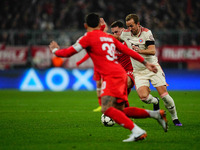 Harry Kane of Bayern Munich  controls the ball during the Champions League Round 4 match between Bayern Munich v Benfica at the Allianz aren...