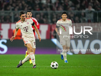 João Palhinha of Bayern Munich  controls the ball during the Champions League Round 4 match between Bayern Munich v Benfica at the Allianz a...