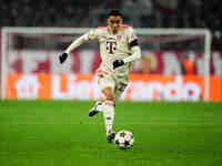 Jamal Musiala of Bayern Munich  controls the ball during the Champions League Round 4 match between Bayern Munich v Benfica at the Allianz a...