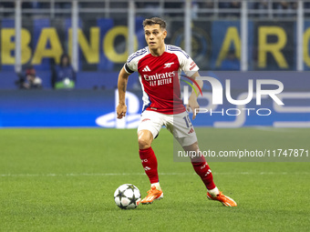 Leandro Trossard plays during the UEFA Champions League 2024/25 match between FC Internazionale and FC Arsenal at Stadio Giuseppe Meazza in...