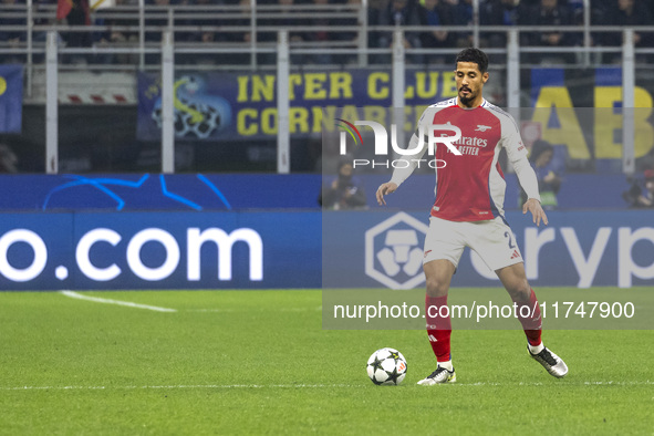 Mikel Merino plays during the UEFA Champions League 2024/25 match between FC Internazionale and FC Arsenal at Stadio Giuseppe Meazza in Mila...