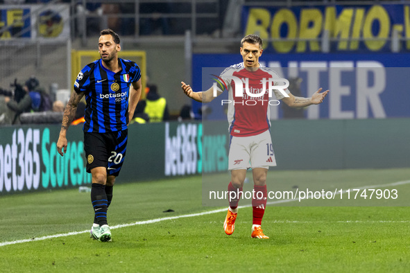 Leandro Trossard plays during the UEFA Champions League 2024/25 match between FC Internazionale and FC Arsenal at Stadio Giuseppe Meazza in...