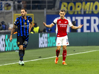 Leandro Trossard plays during the UEFA Champions League 2024/25 match between FC Internazionale and FC Arsenal at Stadio Giuseppe Meazza in...