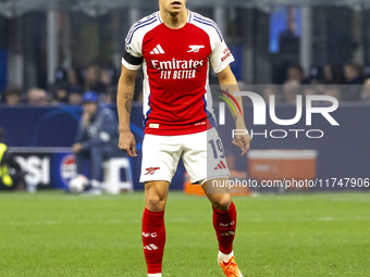 Leandro Trossard plays during the UEFA Champions League 2024/25 match between FC Internazionale and FC Arsenal at Stadio Giuseppe Meazza in...