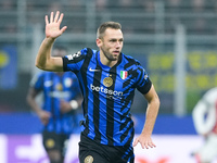 Stefan de Vrij of FC Internazionale gestures during the UEFA Champions League 2024/25 League Phase MD4 match between FC Internazionale and A...