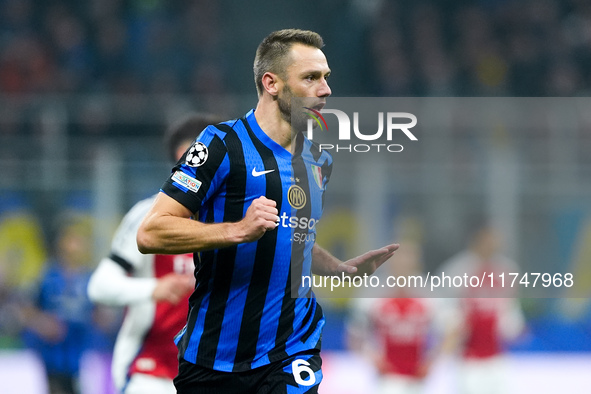 Stefan de Vrij of FC Internazionale gestures during the UEFA Champions League 2024/25 League Phase MD4 match between FC Internazionale and A...