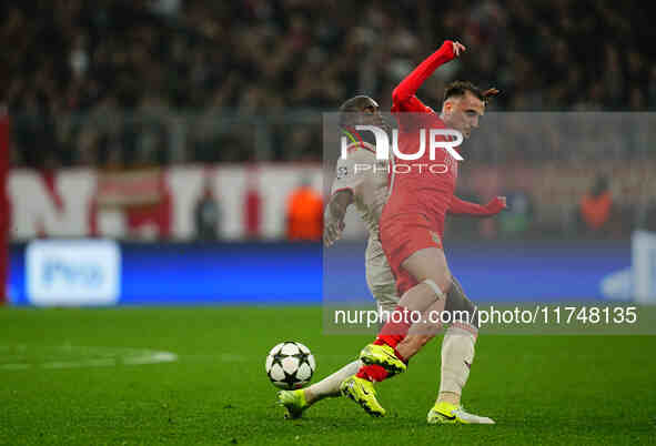 Kerem Aktürkoğlu of Benfica  controls the ball during the Champions League Round 4 match between Bayern Munich v Benfica at the Allianz aren...