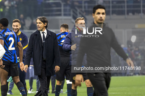 Simone Inzaghi participates in the UEFA Champions League 2024/25 match between FC Internazionale and FC Arsenal in Milano, Italy, on Novembe...