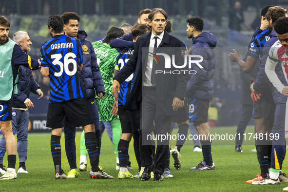 Simone Inzaghi participates in the UEFA Champions League 2024/25 match between FC Internazionale and FC Arsenal in Milano, Italy, on Novembe...