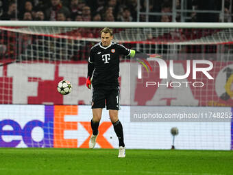 Manuel Neuer of Bayern Munich  controls the ball during the Champions League Round 4 match between Bayern Munich v Benfica at the Allianz ar...