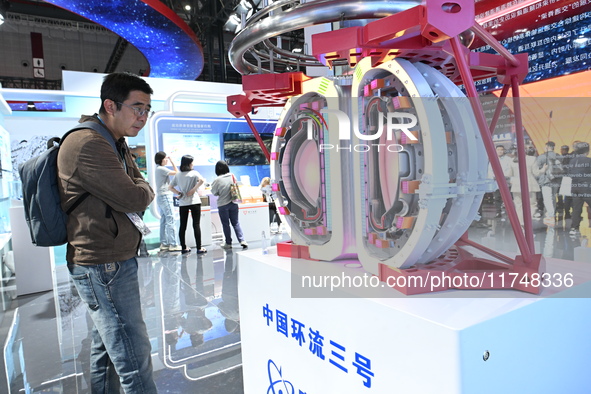 At the 7th China International Import Expo (CIIE) in Shanghai, China, on November 6, 2024, a new generation of artificial sun, ''China Circu...