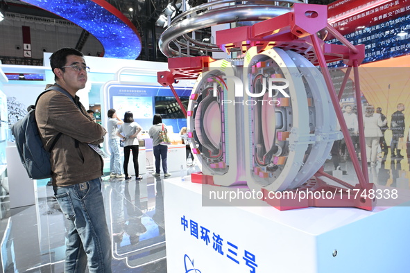 At the 7th China International Import Expo (CIIE) in Shanghai, China, on November 6, 2024, a new generation of artificial sun, ''China Circu...