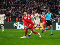 Harry Kane of Bayern Munich  shoots on goal during the Champions League Round 4 match between Bayern Munich v Benfica at the Allianz arena,...