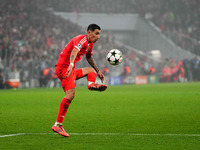 Ángel Di María of Benfica  controls the ball during the Champions League Round 4 match between Bayern Munich v Benfica at the Allianz arena,...