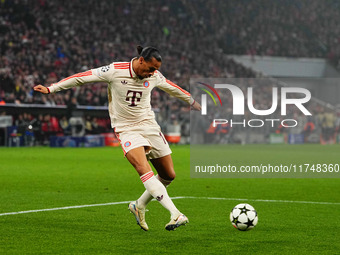 Leroy Sané of Bayern Munich  controls the ball during the Champions League Round 4 match between Bayern Munich v Benfica at the Allianz aren...